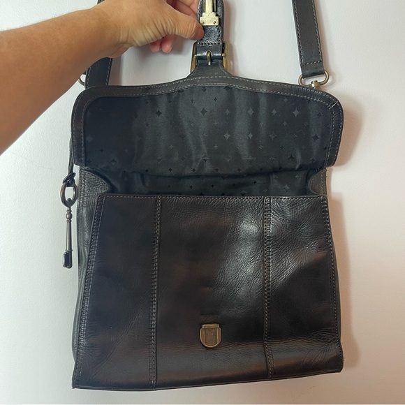 Fossil Vintage Revival Flap Black Leather Crossbody Bag - Picture 5 of 15